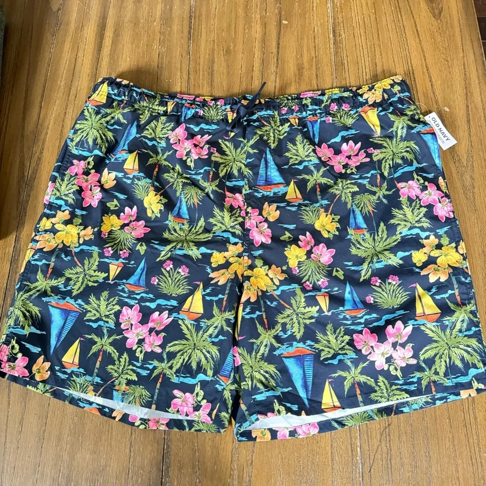 Old Navy printed men’s swim trunks